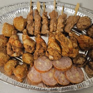 Hapjesschaal  met grillworst voor in oven. 4 personen.